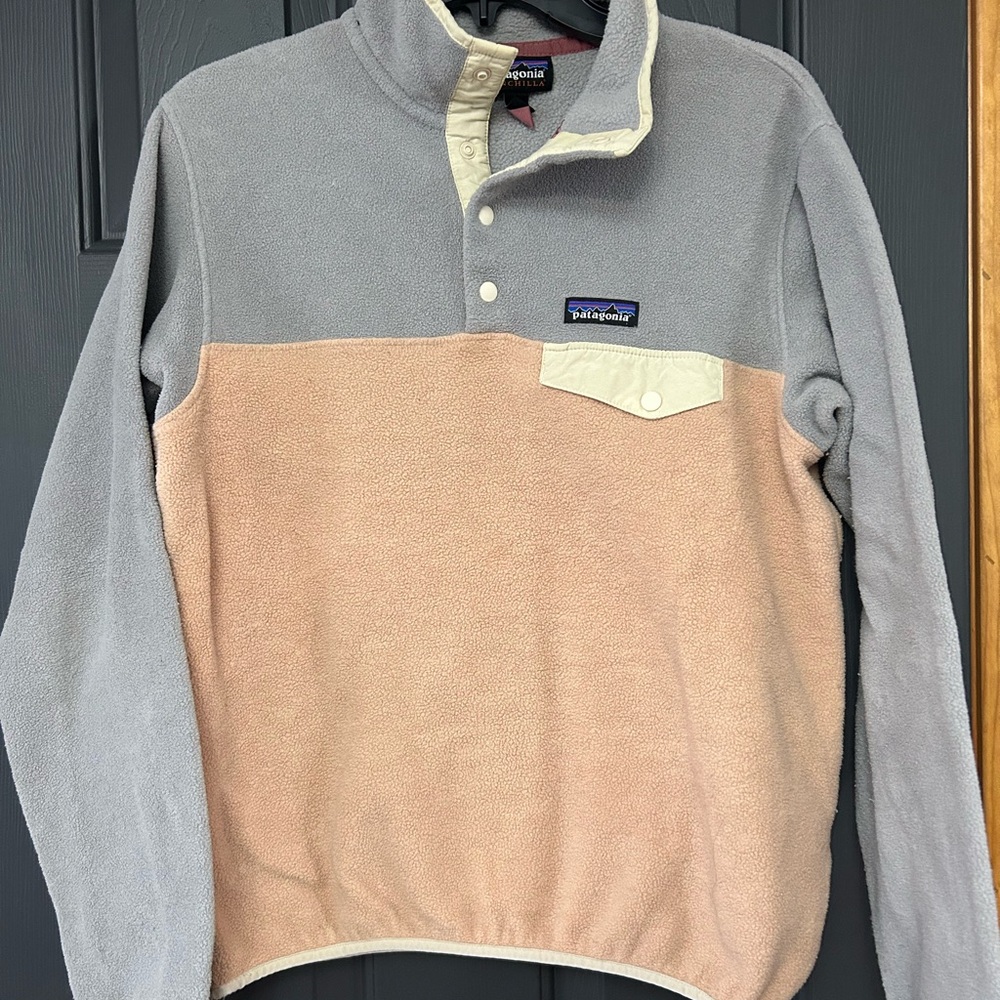 Patagonia Two-Tone Snap-T Fleece Pullover - Gray & Peach. Womens small.